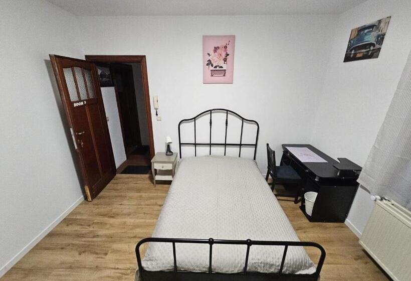 ペンション Renovated Private Room