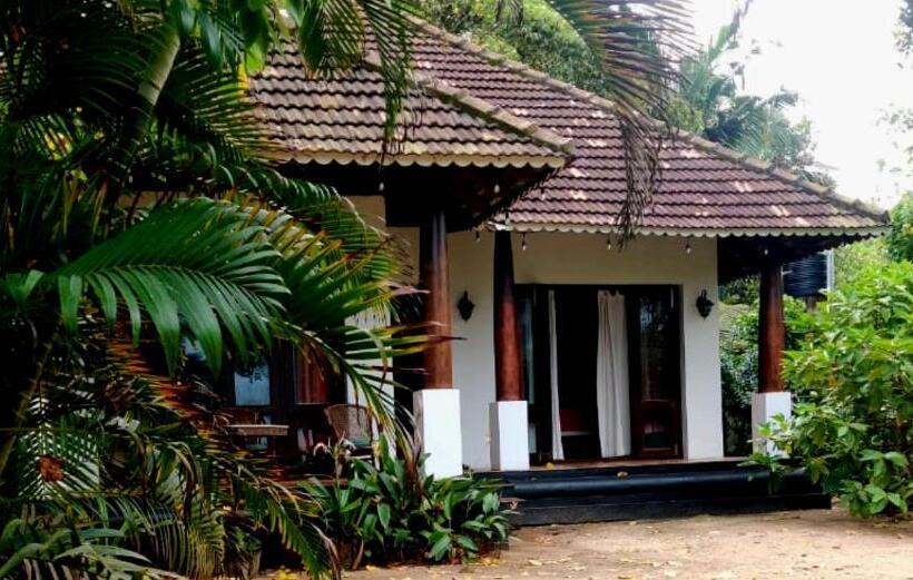 膳宿费 The Frangipani Marari Beach