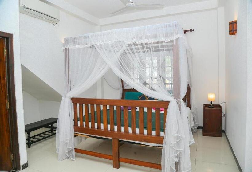 פנסיון The Heavens Ocean Villa Talpe