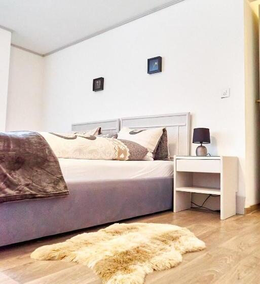 פנסיון Tripple Room With Bathroom