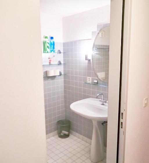 פנסיון Tripple Room With Bathroom