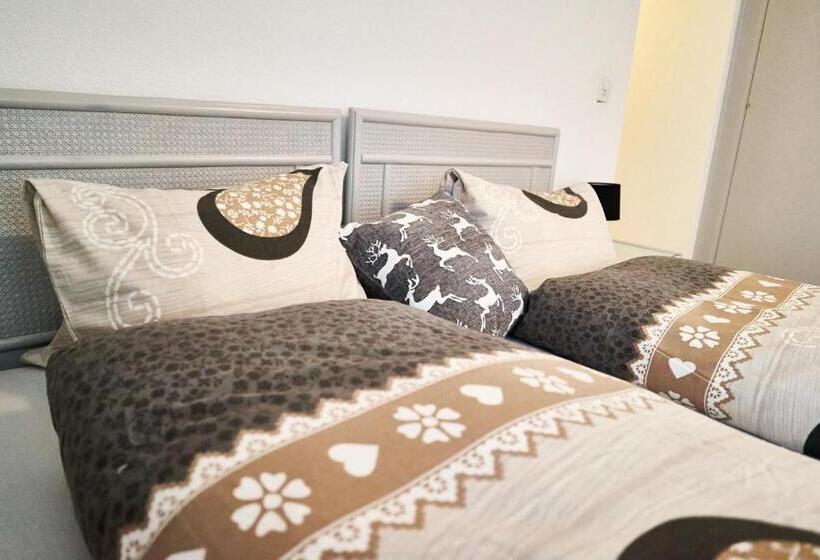 פנסיון Tripple Room With Bathroom