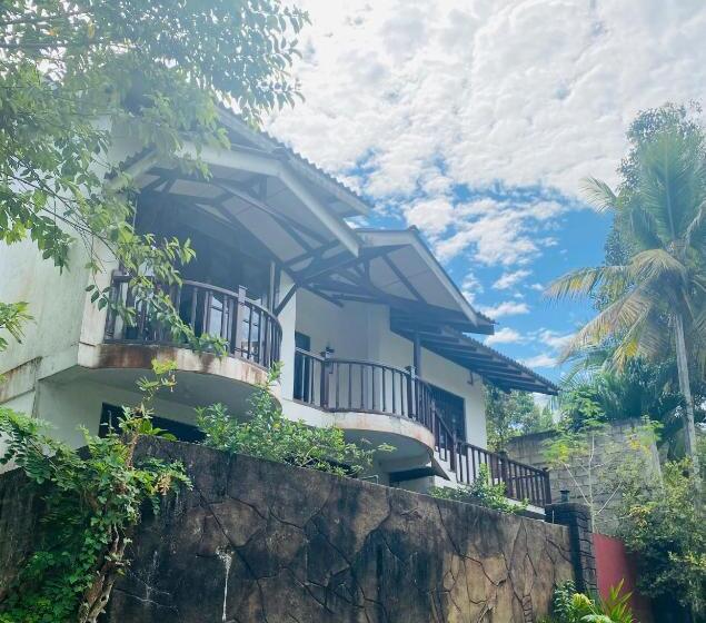 بنسيون Villa Kabalana 57