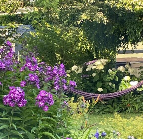 Пансион Whitewater Cottage