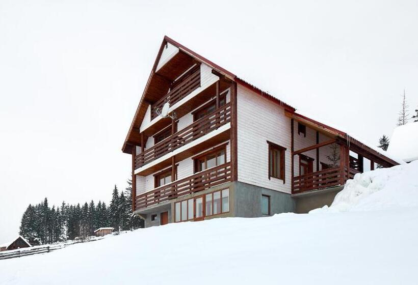 بنسيون Woodvel House