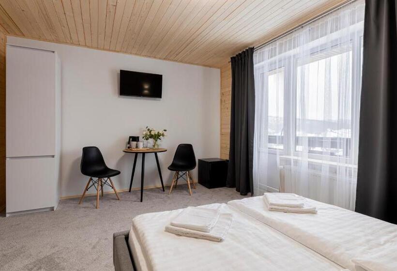 بنسيون Woodvel House