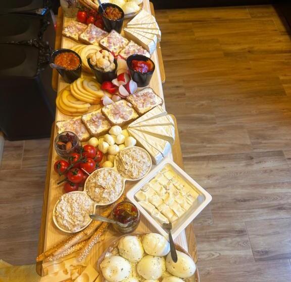 Pensiunea Hai La Maramu’