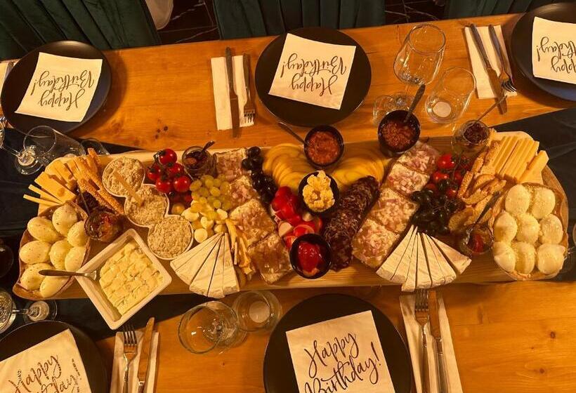 Pensiunea Hai La Maramu’