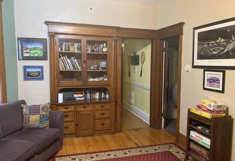 Private Room With Private Bath In B&b In Lakeview   2d