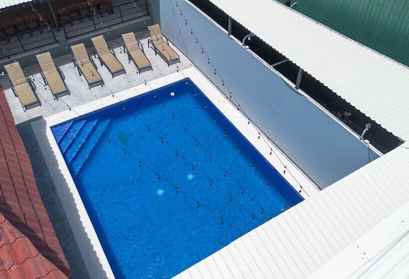 Republik Hotel, Bistro And Nightclub On Site