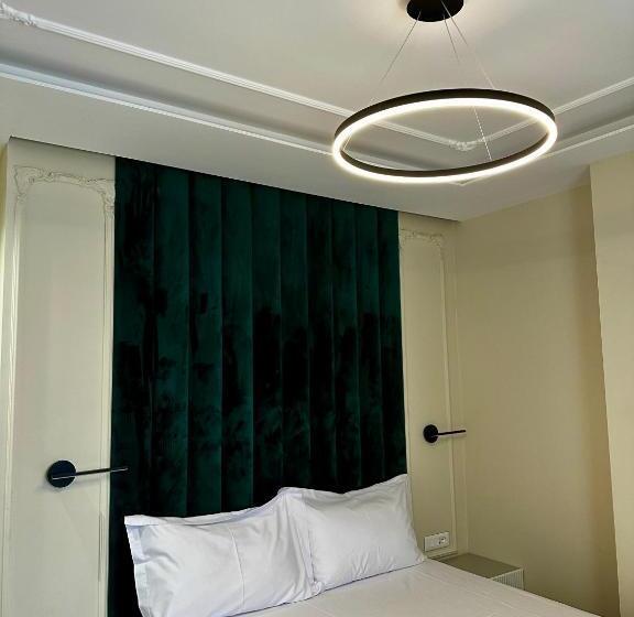 Sky View Hotel & Restaurant