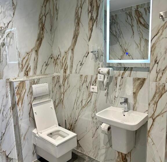 Sky View Hotel & Restaurant