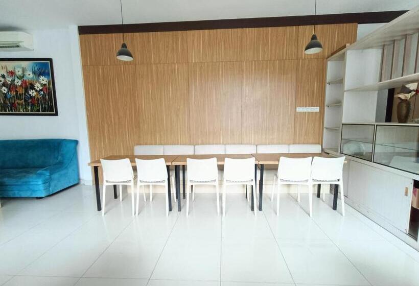 Urbanview Hotel B Liv Kendari By Reddoorz