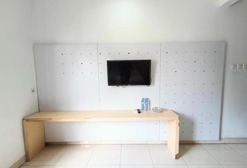 Urbanview Hotel B Liv Kendari By Reddoorz