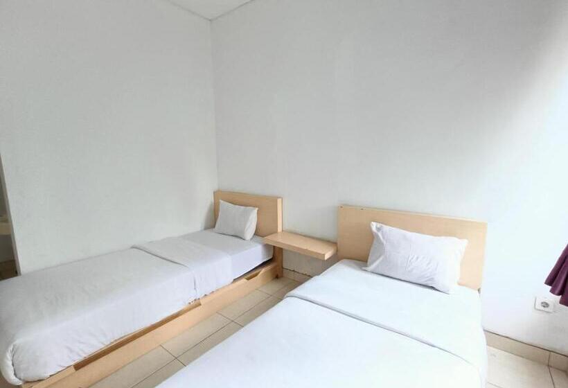 Urbanview Hotel B Liv Kendari By Reddoorz