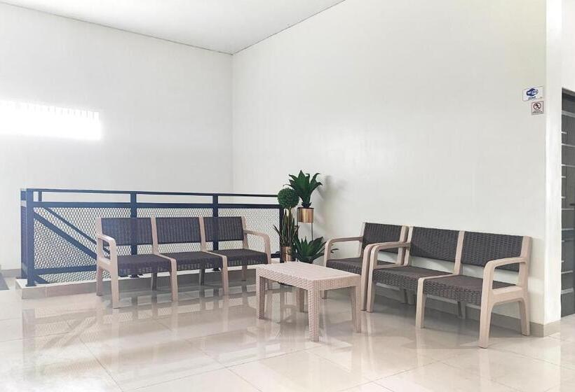 Urbanview Hotel Syariah Near Polda Jambi