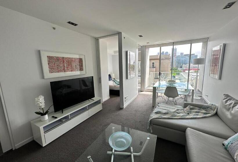 Adele Apartment Hotel East Melbourne