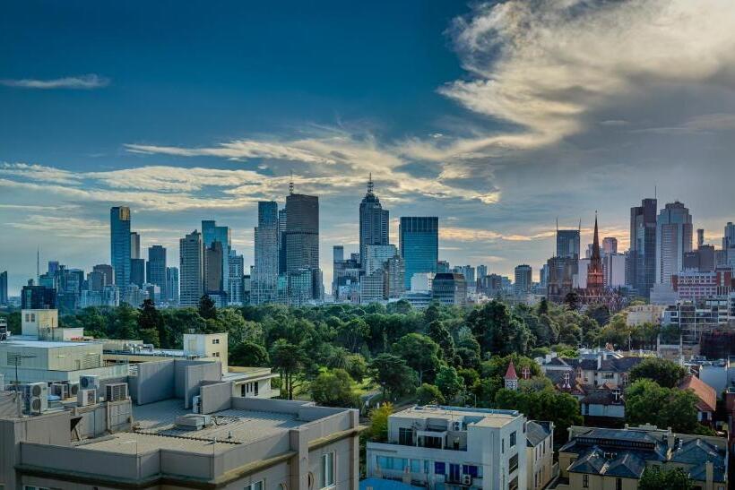 Adele Apartment Hotel East Melbourne
