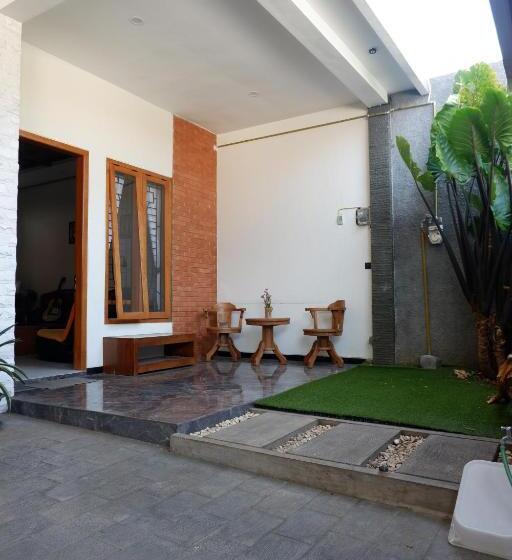 הוסטל Bromo Venture