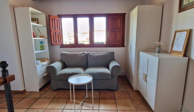 Albergue Laganares   Pilgrims Hostel