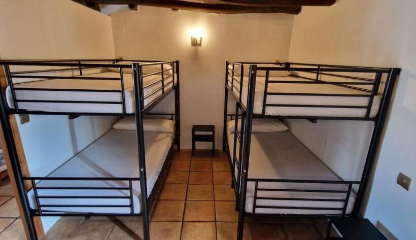 Albergue Laganares   Pilgrims Hostel