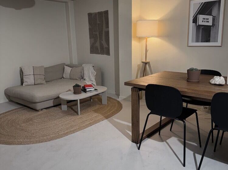 Общежитие Nomad Gardet