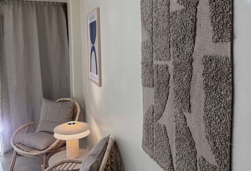 Общежитие Nomad Gardet