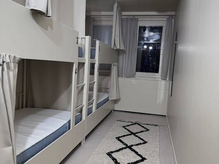 Общежитие Nomad Gardet