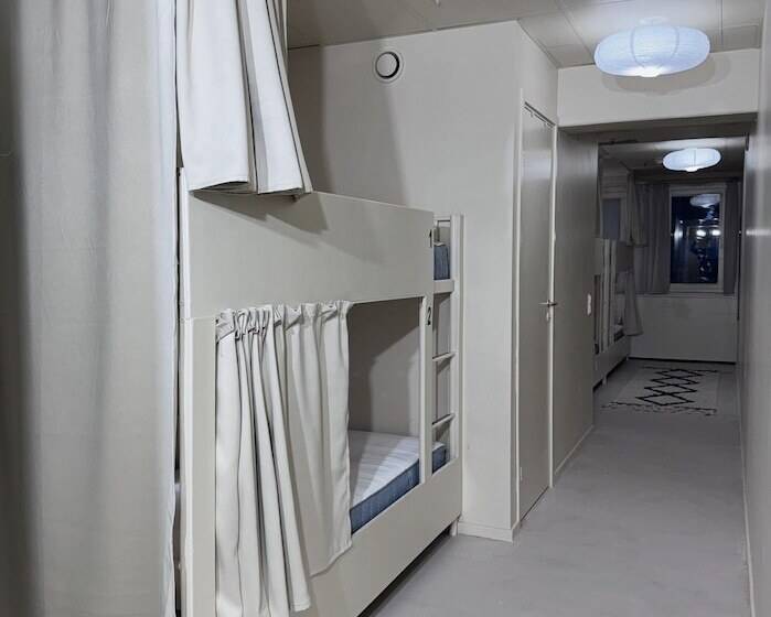 Общежитие Nomad Gardet