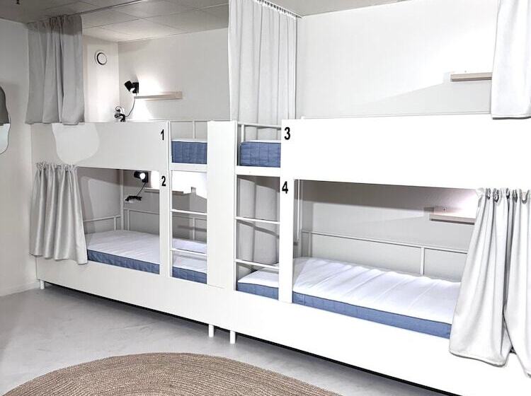 Общежитие Nomad Gardet