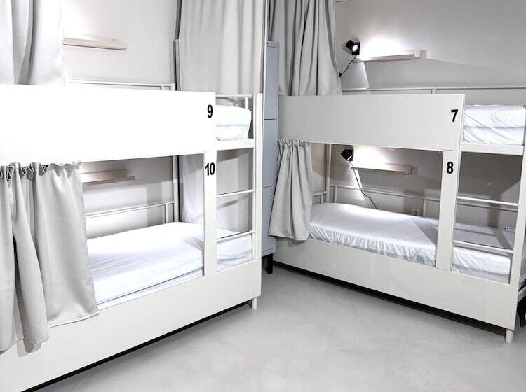 Общежитие Nomad Gardet