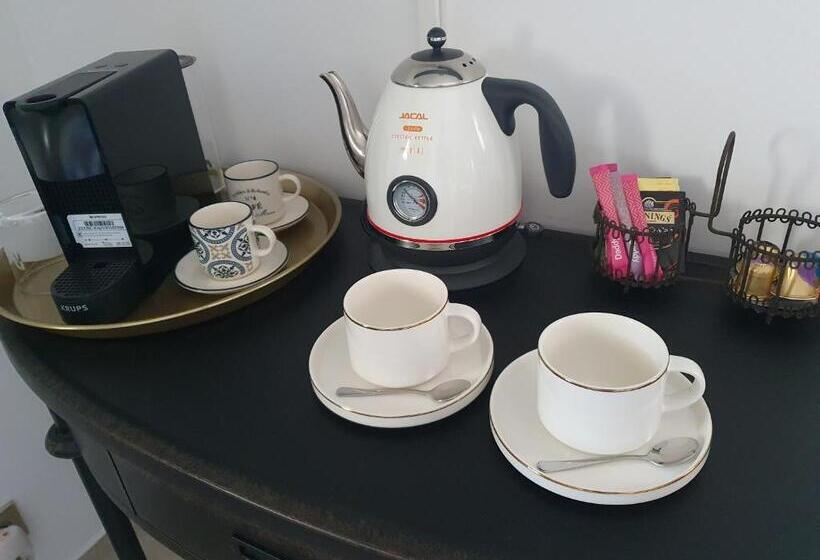 ベッドアンドブレックファースト Le Mas Des Aires   Chambres D Hôtes   Blauzac  Uzès   Pont Du Gard