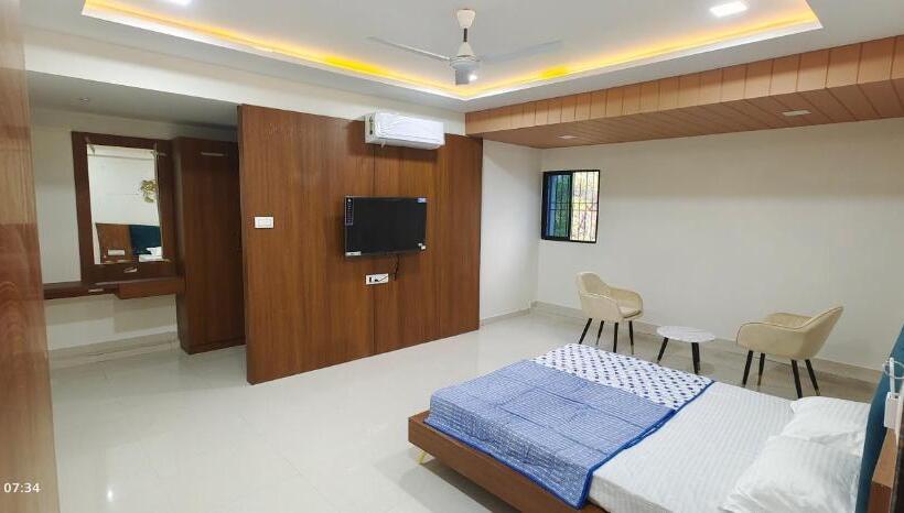 住宿加早餐  Leela Palace Banquet Hall And Rooms