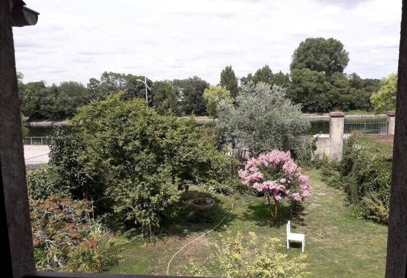 مبيت وإفطار Les Balcons Sur La Loire
