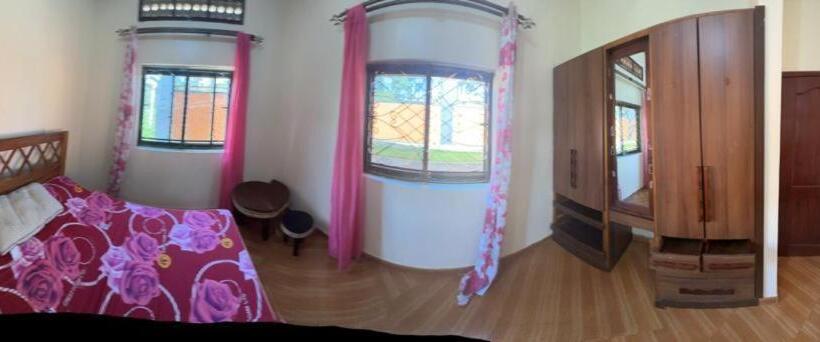 تختخواب و صبحانه Lido Azzurro Garuga