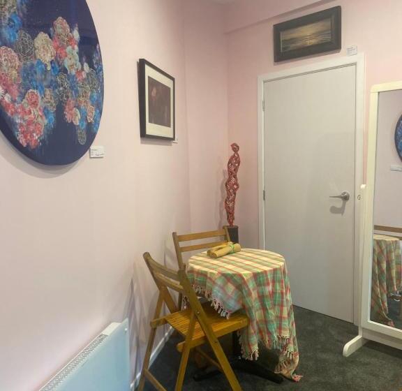 צימר Stay At The Art Gallery