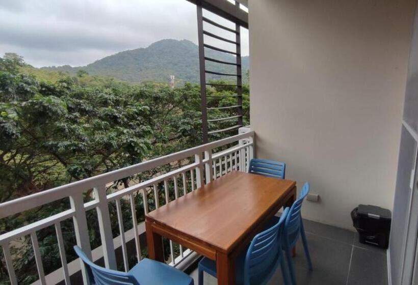 Nocleg ze śniadaniem Tu Casa At Pico De Loro   Myna B