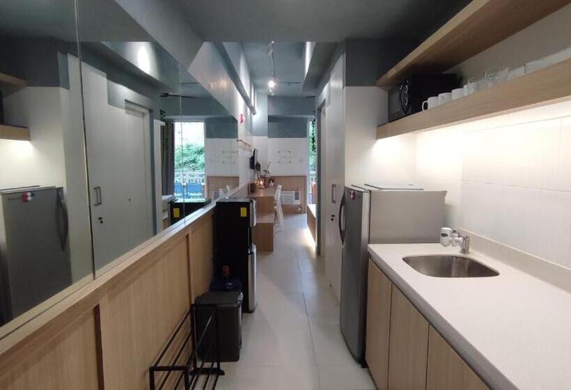 Nocleg ze śniadaniem Tu Casa At Pico De Loro   Myna B