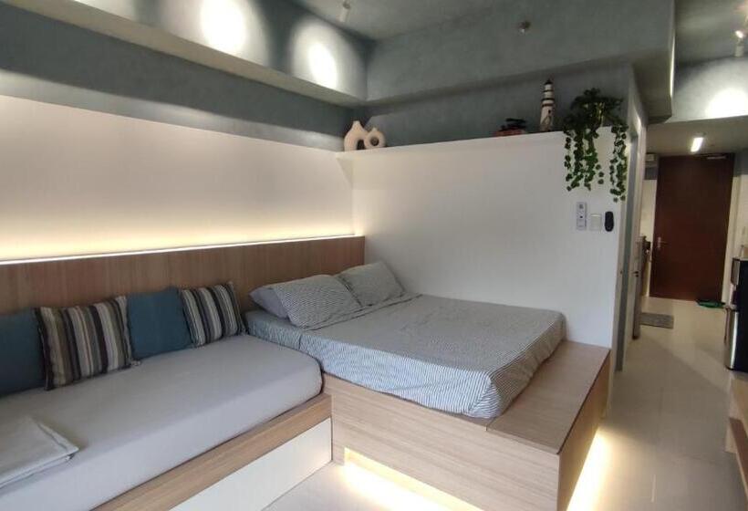 Nocleg ze śniadaniem Tu Casa At Pico De Loro   Myna B