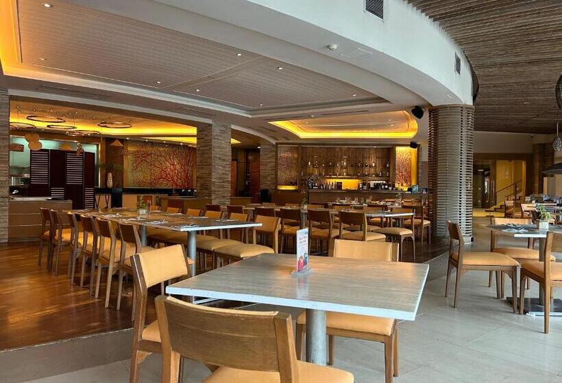 Nocleg ze śniadaniem Tu Casa At Pico De Loro   Myna B