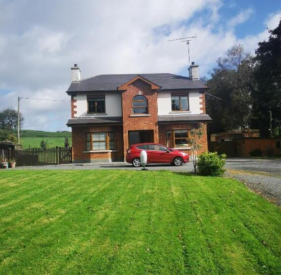 مبيت وإفطار Virginia House