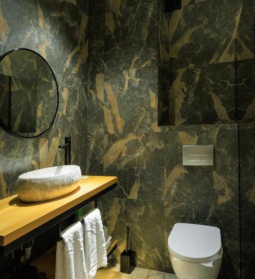 Discovery Garden Apartments