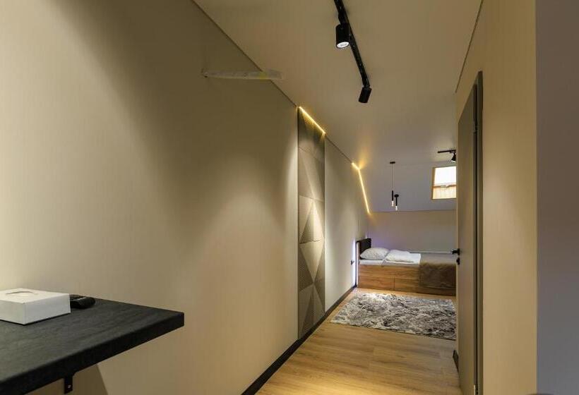 Discovery Garden Apartments