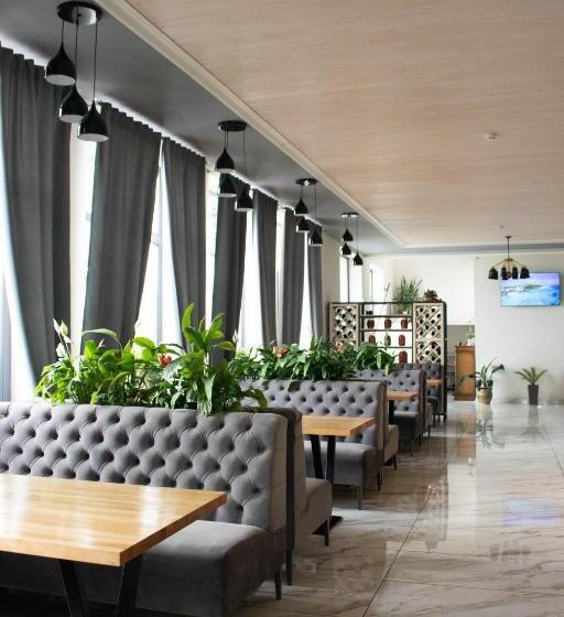 Отель готельно ресторанний комплекс фамілія