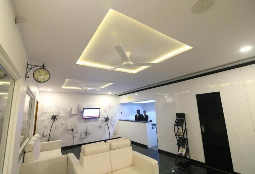 酒店 Black & White