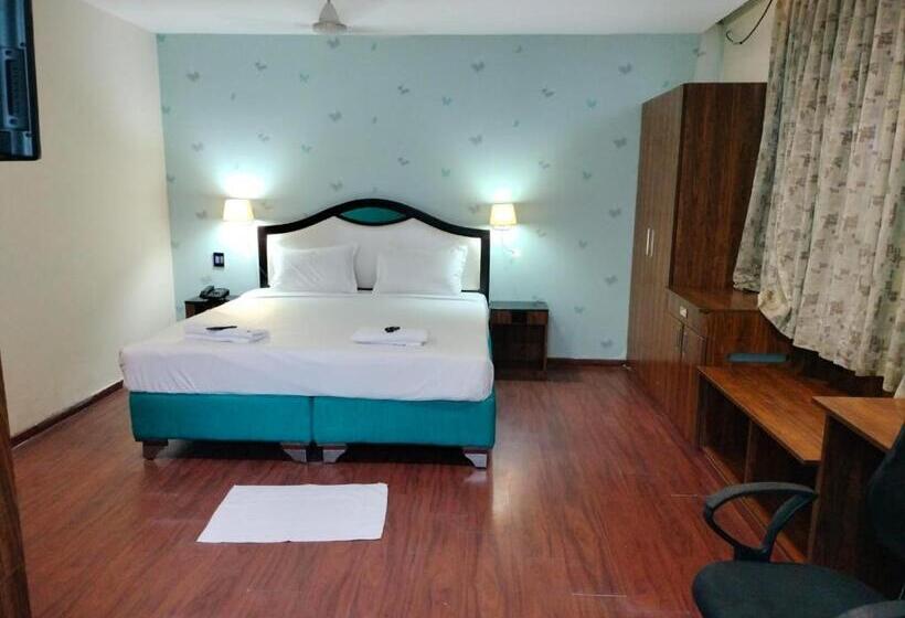 酒店 Black & White