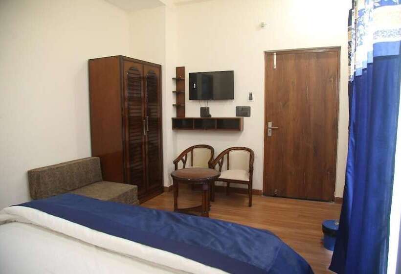 בית מלון כפרי Treebo Brij Kaushal, Near Prem Mandir