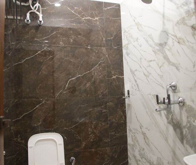 בית מלון כפרי Treebo Brij Kaushal, Near Prem Mandir