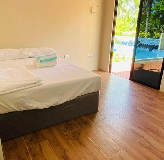 هتل Coco Loco Resort