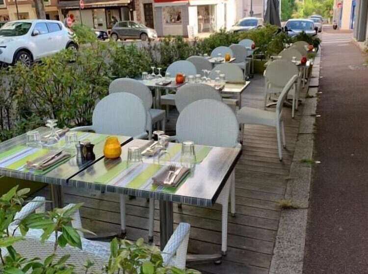 酒店 Hôtel Paris Vésinet Logis Hôtel Restaurant